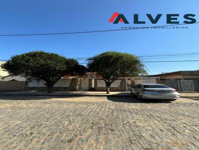 Casa Usada para Venda, em Campos dos Goytacazes, bairro Parque Jquei Club, 3 dormitrios, 1 banheiro, 1 sute, 1 vaga